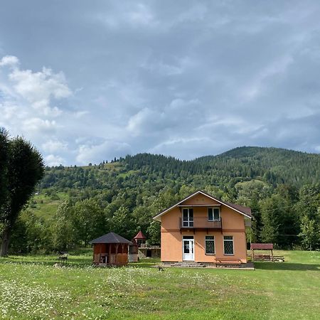 Будинок В Пейзажній Місцевості Krivorovnya Exterior foto